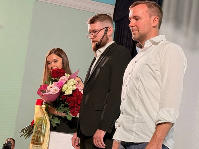 photo 5357131915850809166 y